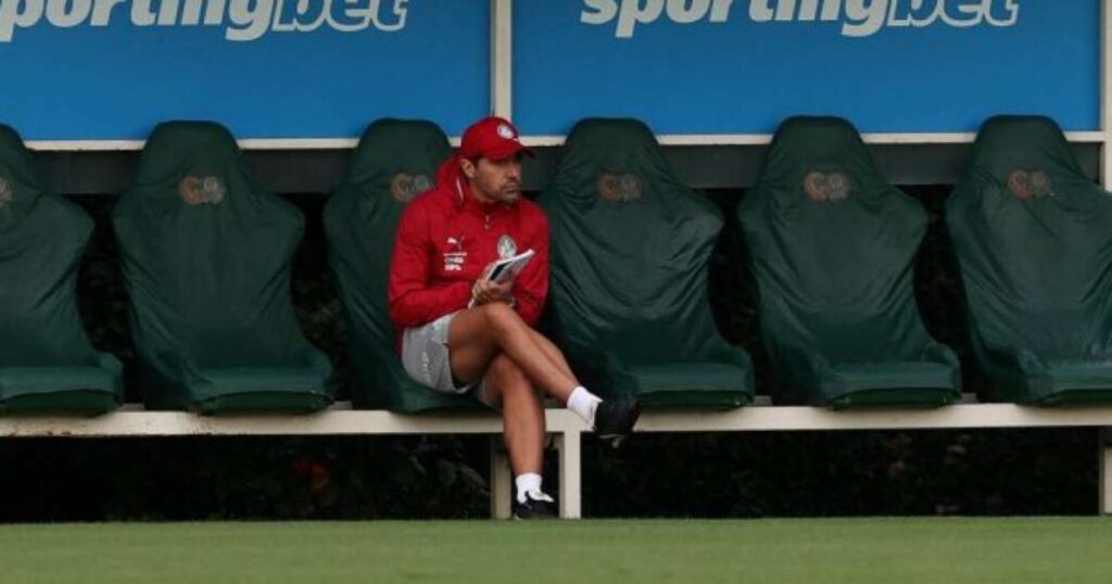 Palmeiras enfrenta desfalques, mas mantém foco na liderança do Brasileirão
