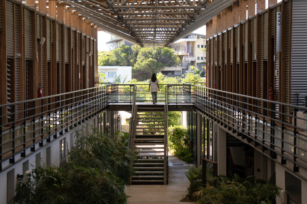 1-25_INT_PATIO_DSC05060_PM_LG