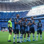 Grêmio Retoma a Vitória em Jogo Marcado por Polêmicas e Expulsões