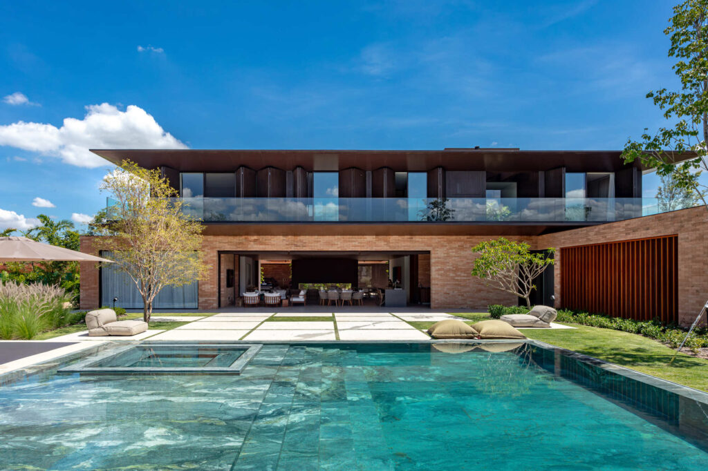 1-FE_CASTELLARI_FAIBANKS_PILNIK_GRAMA_EXTERNAS_2024-