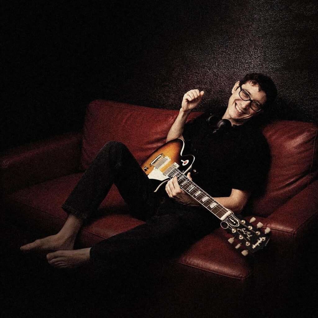 1-alvinl-fotoleoaversa