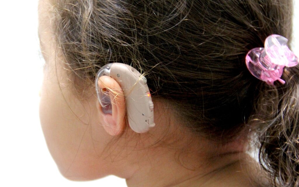 Terapia genética revolucionária para perda auditiva chega aos EUA