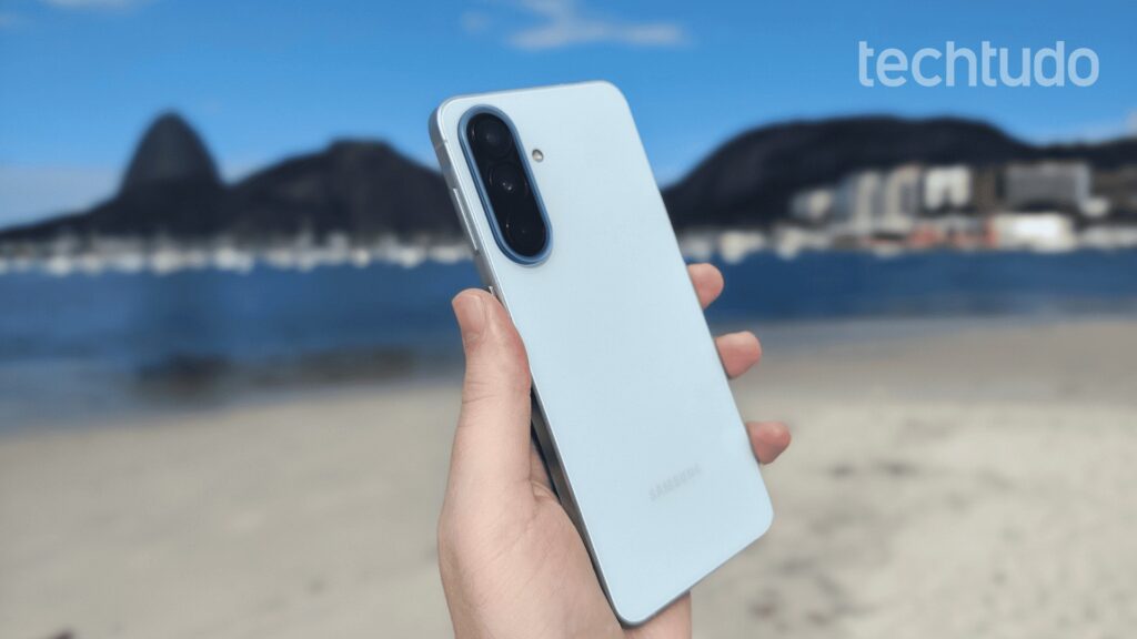 1-imagem-celular-samsung-a57-com-marca-