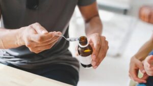 Anvisa Proíbe Clobutinol: O Que Isso Significa para a Saúde do Brasileiro?