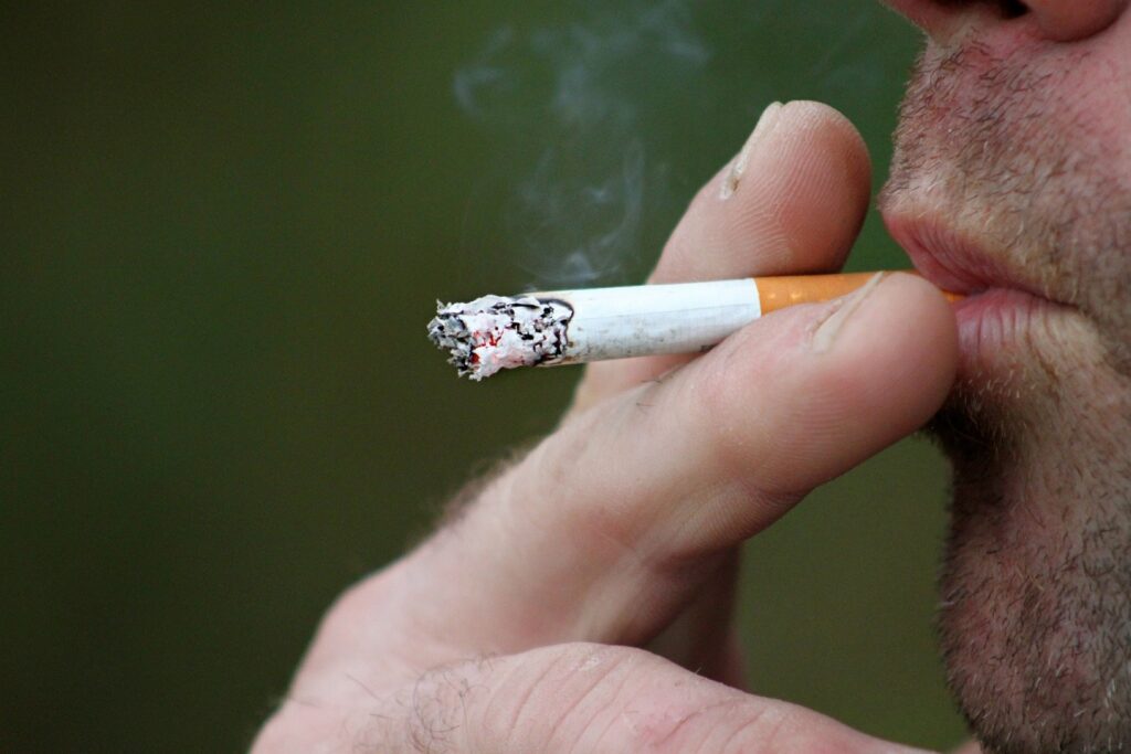 Reino Unido Proíbe Cigarette para Novas Gerações: O que Isso Significa?