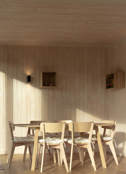 Casa Minimalista: Harmonia entre Design e Natureza