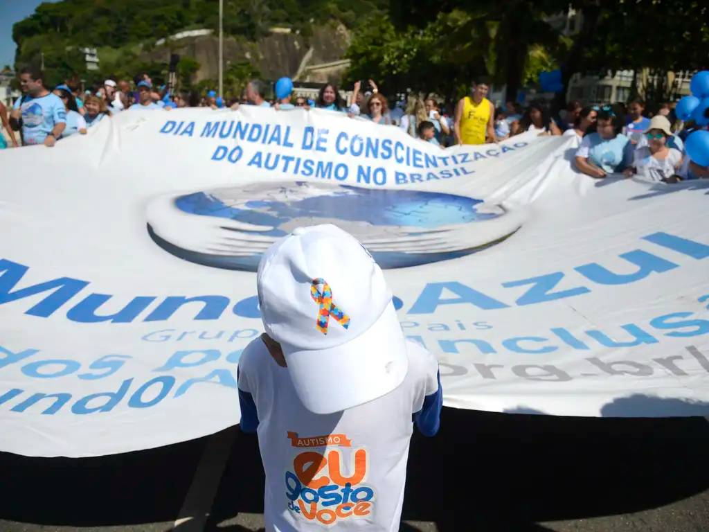 Decisão Histórica: Justiça Garante Dedução Integral de Gastos Escolares para Dependentes com TEA no Imposto de Renda