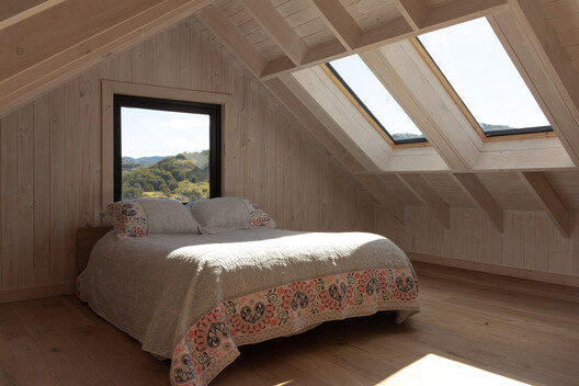 Casa Minimalista: Harmonia entre Design e Natureza