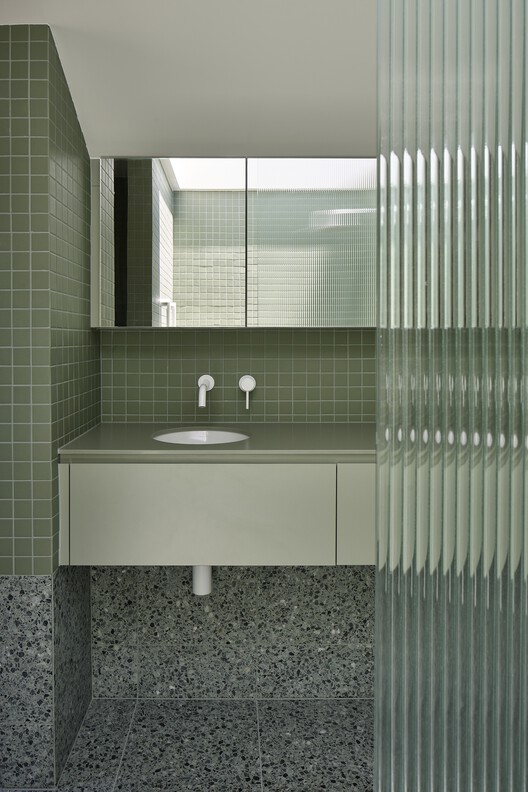 Casa em North Adelaide Redefine o Morar com Design Lúdico e Conexão Inovadora