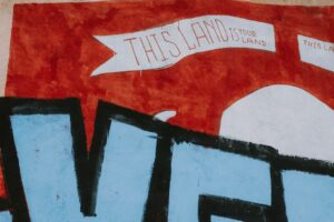 Thais-Carla-Reafirma-Coragem-unsplash