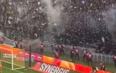 Torcedores invadem campo e jogo do Nantes é cancelado