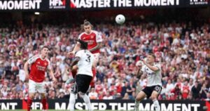 Arsenal avança na Premier League e se prepara para decisão na Champions