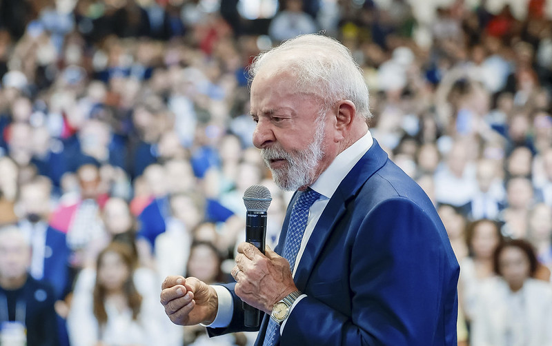 Lula insiste na indicação de Jorge Messias para o STF