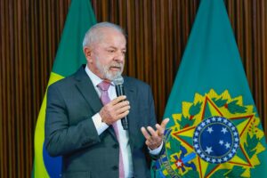 Lula Anuncia Apoio Federal a Pernambuco em Meio a Fortes Chuvas