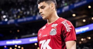 Brazão no sacrifício: Santos decide futuro na Sul-Americana hoje