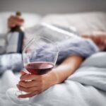 Álcool Antes de Dormir: Aliado ou Vilão do Sono?