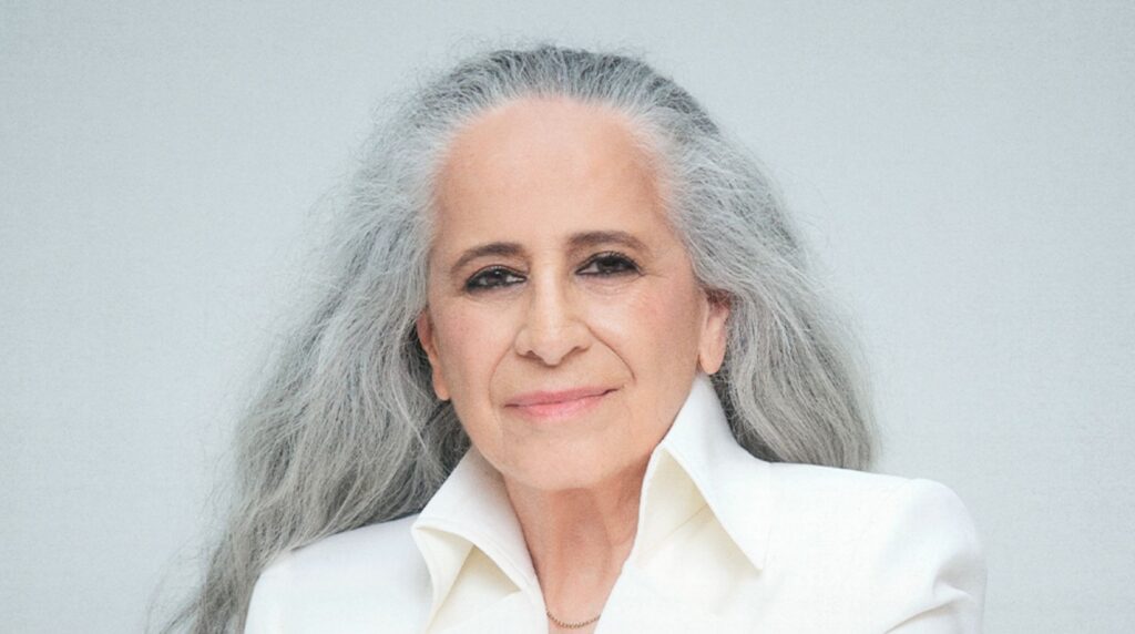 Maria Bethânia 80 anos: livro transforma música em romance