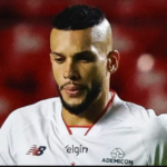 São Paulo rescinde com o zagueiro Dória após ameaças a familiares