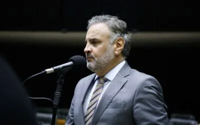 Aécio 2026: Cidadania aprova pré-candidatura e tucano tenta ser a terceira via