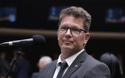 Mario Frias nega desvio de emendas para filme de Bolsonaro