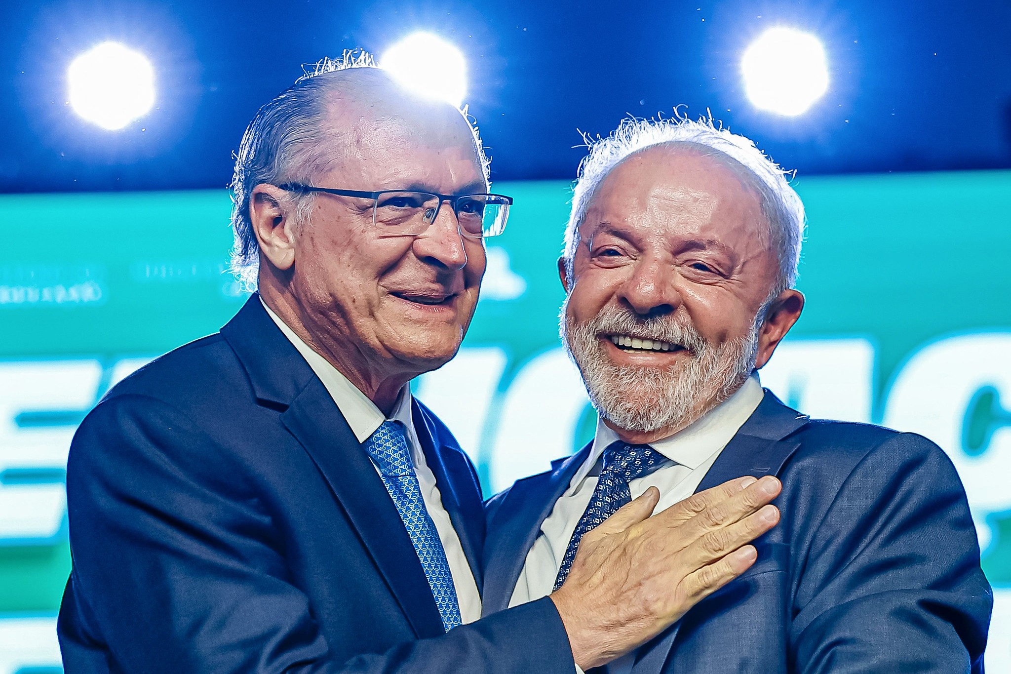 Presidenciáveis correm contra o tempo para escolher vice