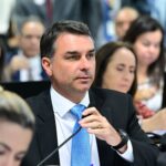TSE suspende pesquisa AtlasIntel sobre Flávio Bolsonaro...