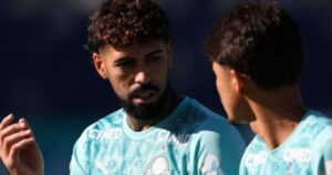 Palmeiras na pausa: treino intenso e a espera por Vitor Roque