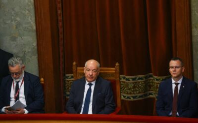 Hungria derruba presidente 'fantoche' e mira legado de Orbán