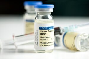 Vacina HPV estendida: jovens até 19 anos ganham novo prazo