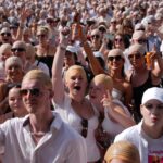 Pitbull quebra recorde mundial com 22 mil fãs de touca careca