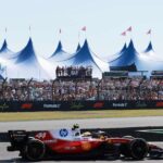 Hamilton crava pole na sprint; Bortoleto fica em 12º