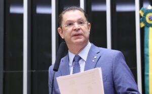 Líder do PL nega irregularidades e critica PF: entenda o caso